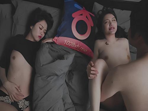 Lén lút làm tình với chồng khi ngủ cạnh bạn thân